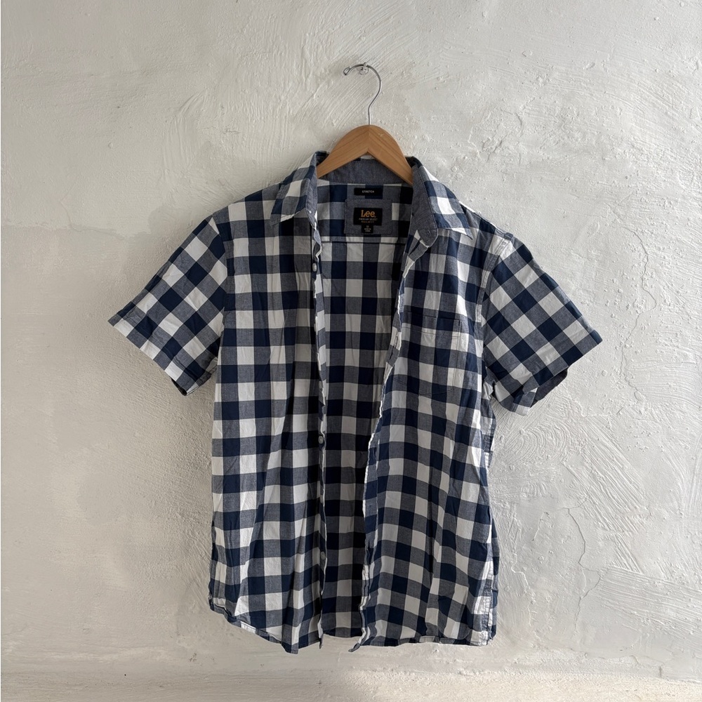 Mens medium Lee short-sleeve button-down shirt in a blue and white gingham